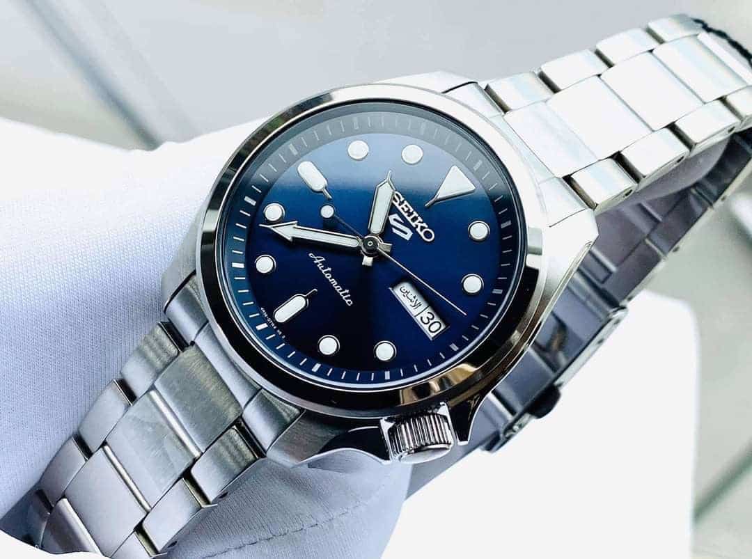 Đồng hồ Seiko 5 Sports SRPE53K1 sang trọng, hiện đại