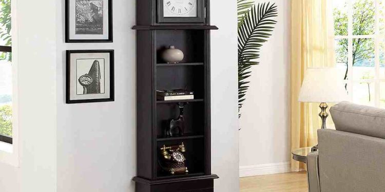 Đồng hồ cây bằng gỗ Hương có màu đỏ và hương thơm đặc trưng