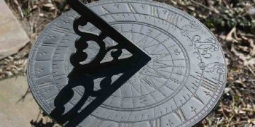 Đồng hồ hệ mặt trời và những điều bạn nên khám phá