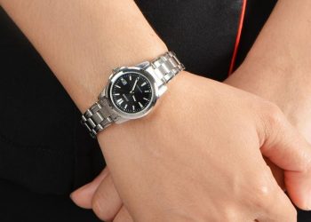 Đồng hồ đôi cho bố mẹ nên lựa chọn theo tiêu chí nào?