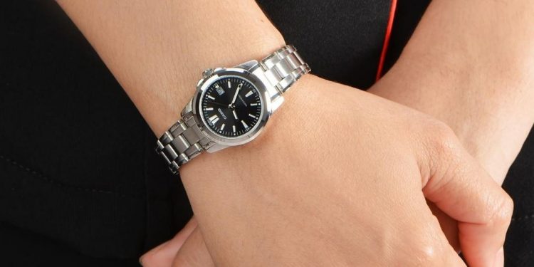 Đồng hồ đôi cho bố mẹ nên lựa chọn theo tiêu chí nào?