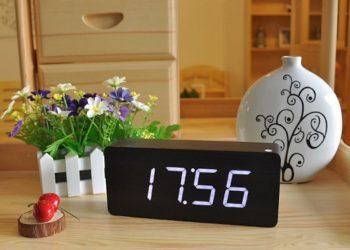 Đồng hồ gỗ để bàn với những lựa chọn đa dạng, tiện lợi