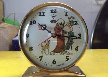 Lựa chọn đồng hồ để bàn nên dựa vào những tiêu chí nào?