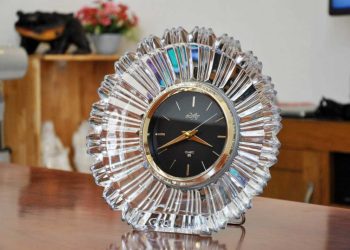 Vị trí đặt đồng hồ để bàn mang lại phong thủy cho ngôi nhà