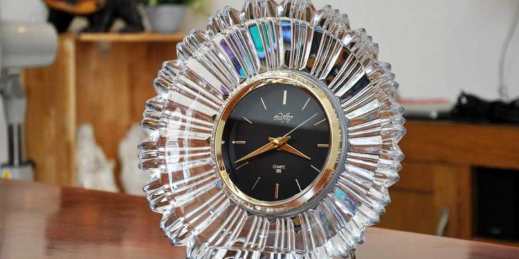 Vị trí đặt đồng hồ để bàn mang lại phong thủy cho ngôi nhà