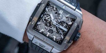 Đồng hồ cơ lộ máy mặt vuông đang là xu hướng đồng hồ mới