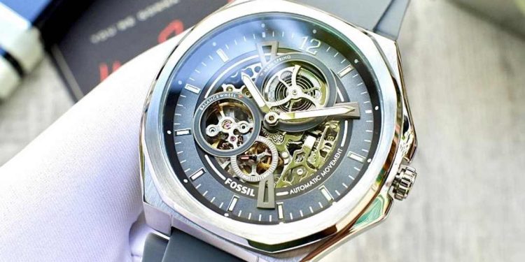 Lưu ý khi dùng đồng hồ cơ để tăng độ bền theo thời gian