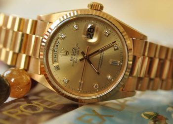 Lưu ý khi sử dụng đồng hồ vàng giúp bảo quản tốt sản phẩm