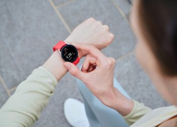 Lợi ích của đồng hồ đo huyết áp khi theo dõi sức khỏe